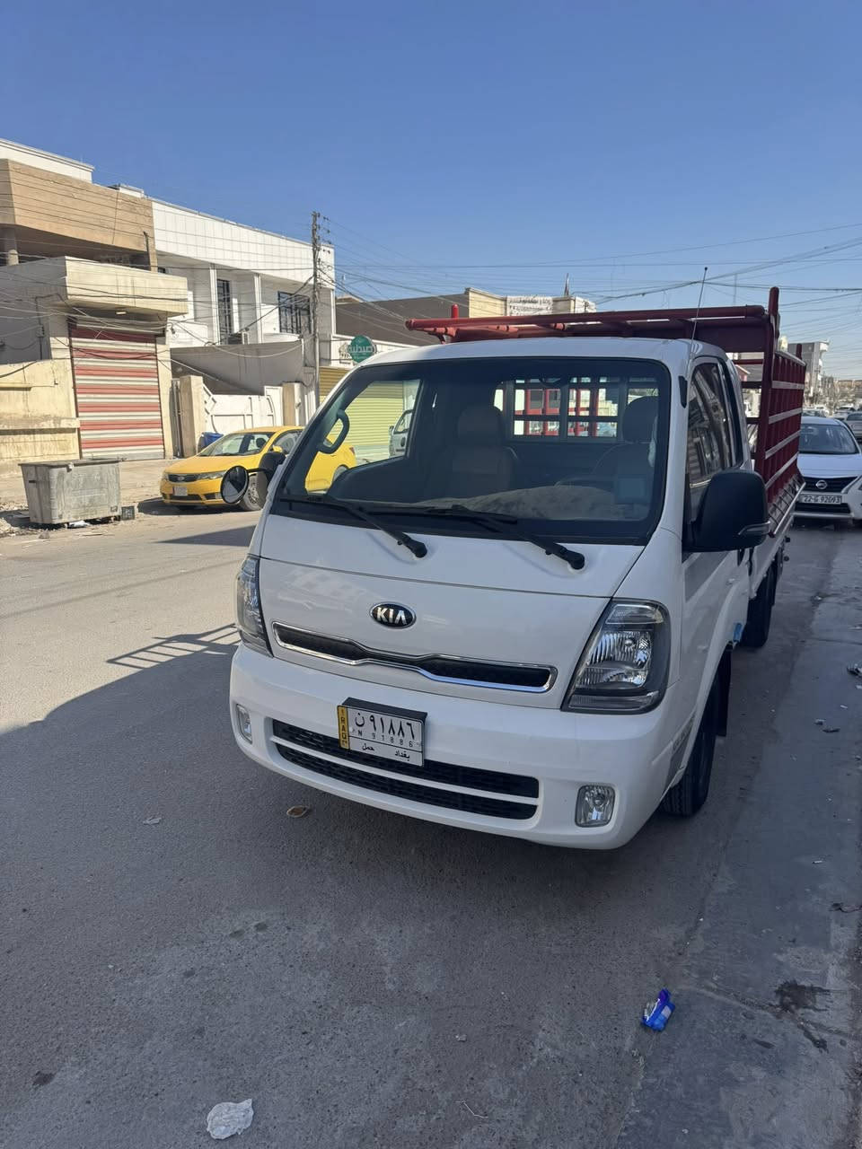 سلام عليكم كيا 2700نضيفه حيل مكفوله عده كارت بصيط ماشه 110 رقم بغداد السياره بدون محجر المكان بعدادحي الجهاد ***********السعر133وبيه مجال
