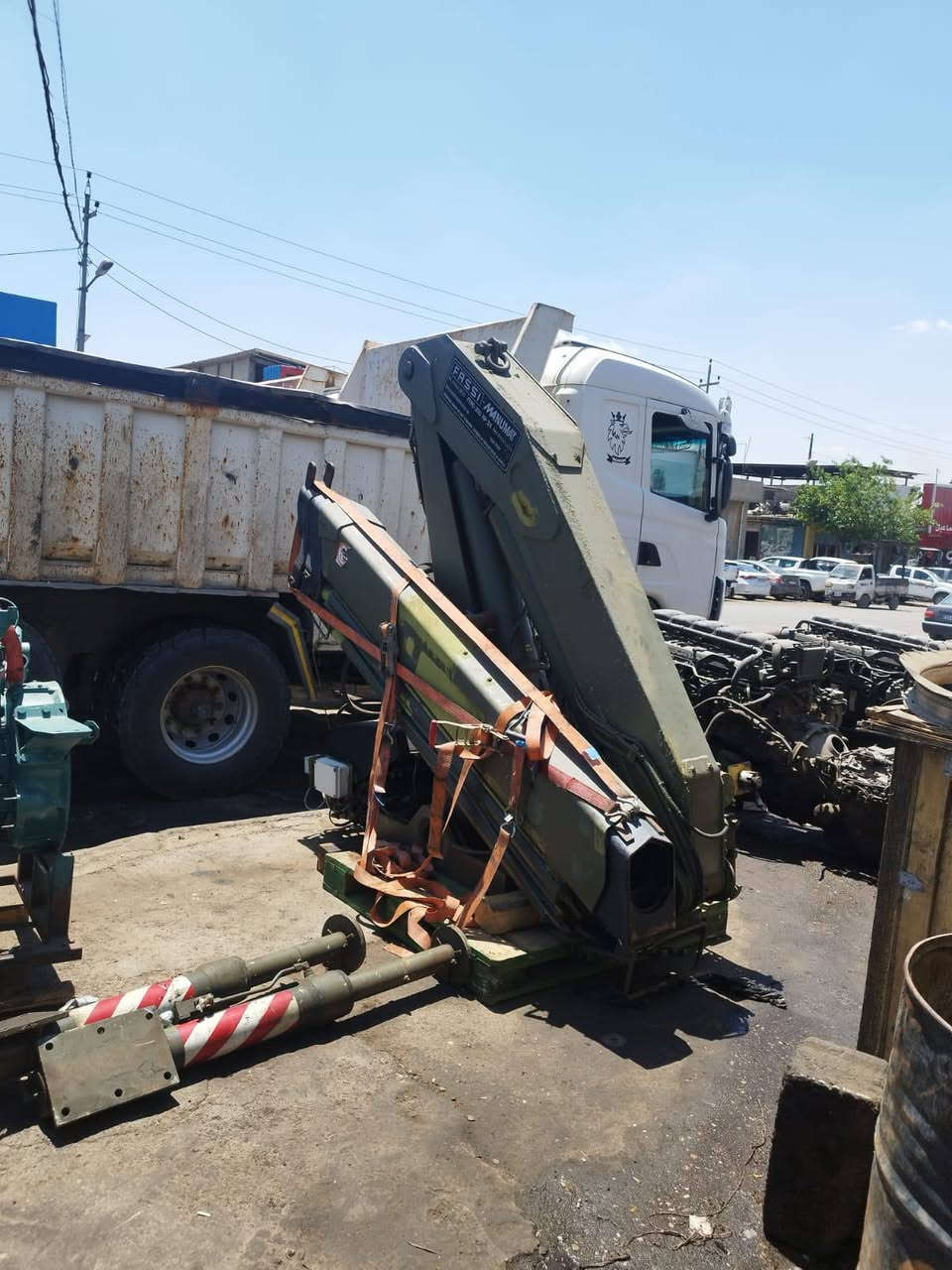 للبيع كرين فاسي حجم190 أوربي مكفول كافله عامه 4سلاتيات دهن ورجلين امخالف يطلع جكات السعر 135 مكان الكرين كركوك وبي مجال 
***********

