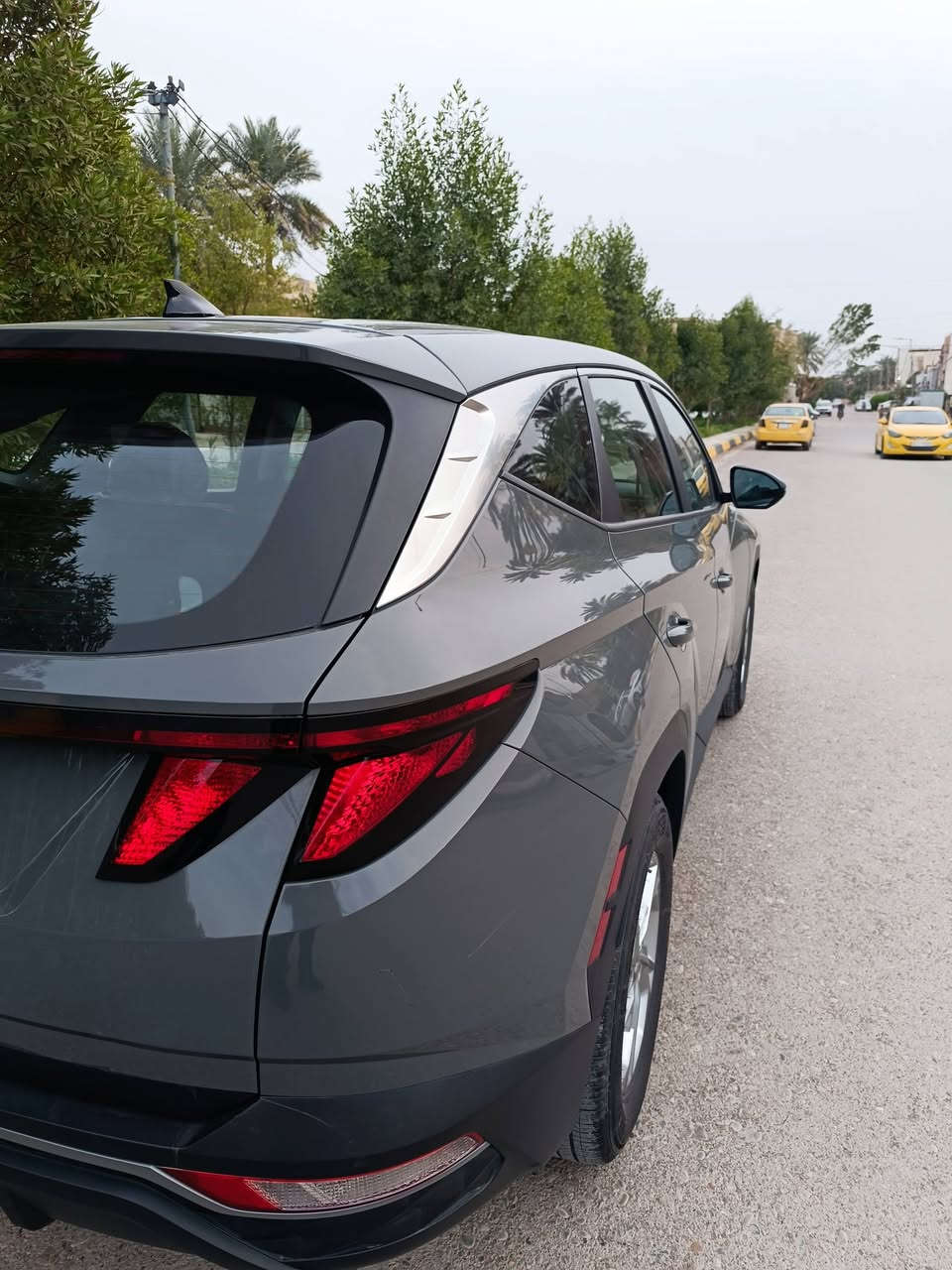 السلام عليكم 
توسان امريكي للبيع بدون مراوس  مواصفات se موديل 2024
محرك 2500 لون اسمنتي غامق مميز بأسمي ماشية 11000 ميل
 ضرر منطقة صغيرة يم الرقم بالصندوق مأشر بالصور .. 
بدون ايرباك رقم الشاصي موجود بالمنشور .. 
مكان السيارة ديالى  بعقوبة السعر 215 ورقة وبيه مجال قليل 
للاستفسار ***********
