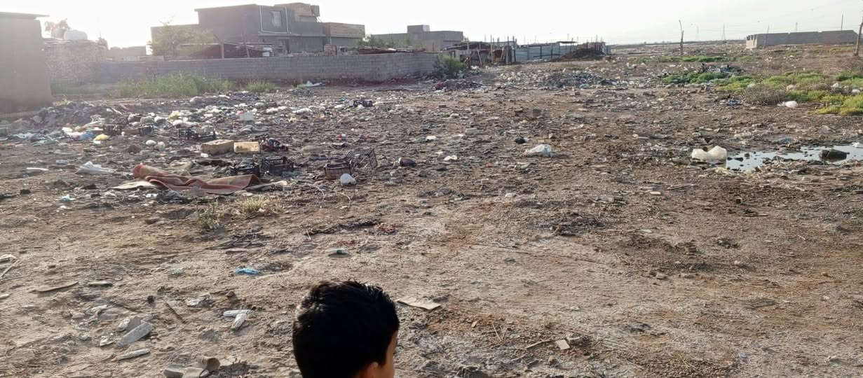 سلام عليكم،،، قطعة أرض ركن للبيع في سبع قصور سند ٢٥ زراعي مساحة ٢٩٤م مقاطعة ١٩ واجهة ١٤م نزال ٢١م قرب حجي سفيح قريبه على التبليط ٥٠ متر السعر ١٨ مليون وبيه مجال وحسب رغبة المشتري يريد مكاتبة أو وكالة من صاحب الأرض الأصلي وللأستفسار على رقم الموبايل *********** واتساب ابومحمد،،،،
