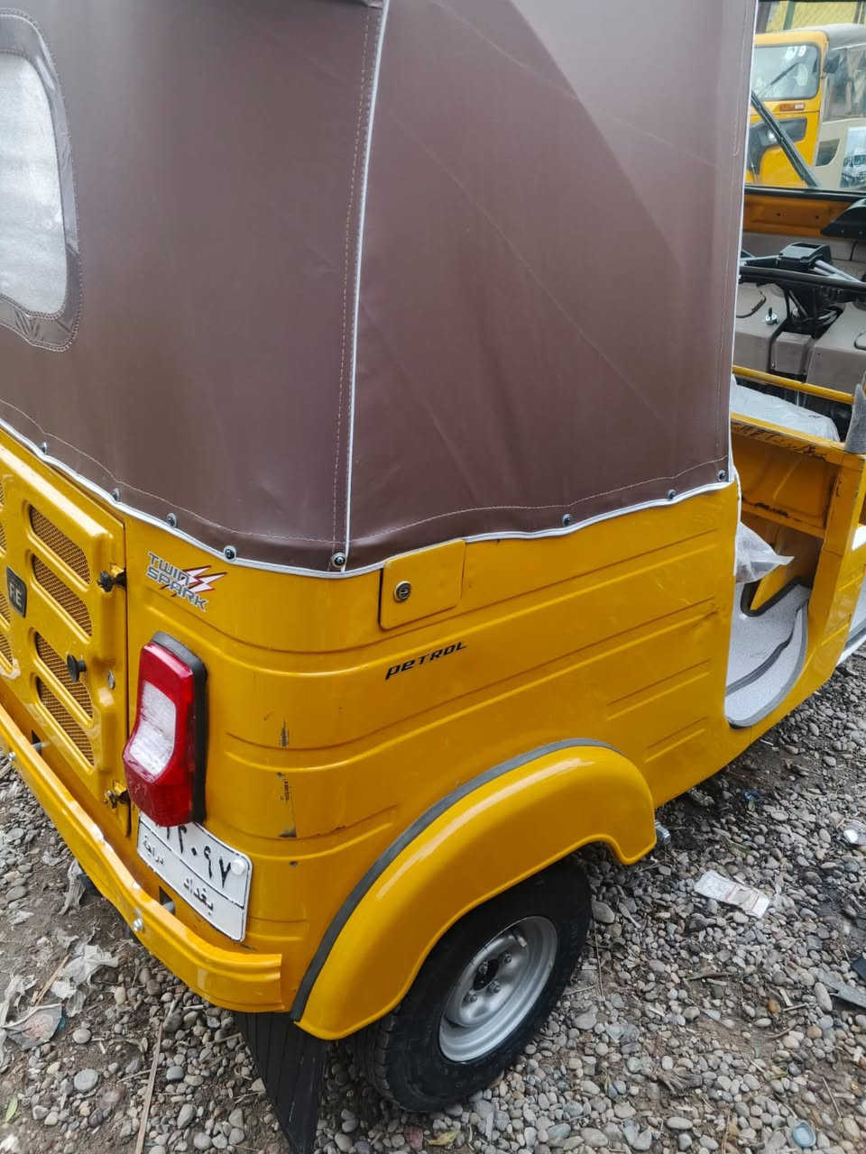 سلام عليكم تك تك اللبيع بيها بس لغوده ودوسات  فقط سعرها ب٦٧٠٠مليون  موديل ٢٠رقمي ‭٠٧٨٣ ٨٣٢ ٢١٤١‬
