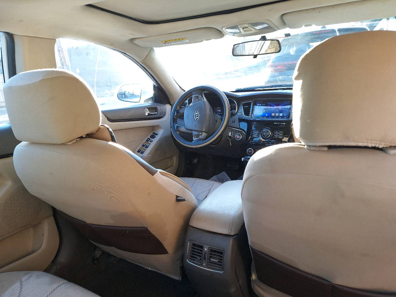 سلام عليكم كية كاتنزه مديل 11خليجي 
مواصفات فول واحد على واحد 
بصمه وسقف بل رومه كشنتات كهربائي تبريد قطعتين مري شفط على تخم تاير جديد 
(((البيه ضربه جاملغ وصبغ حزام للجماله فقط واكو صور 📷 مال قبل الضبغ وضربه )) 
مكان بغداد سيدية 
تحياتي للجميع 