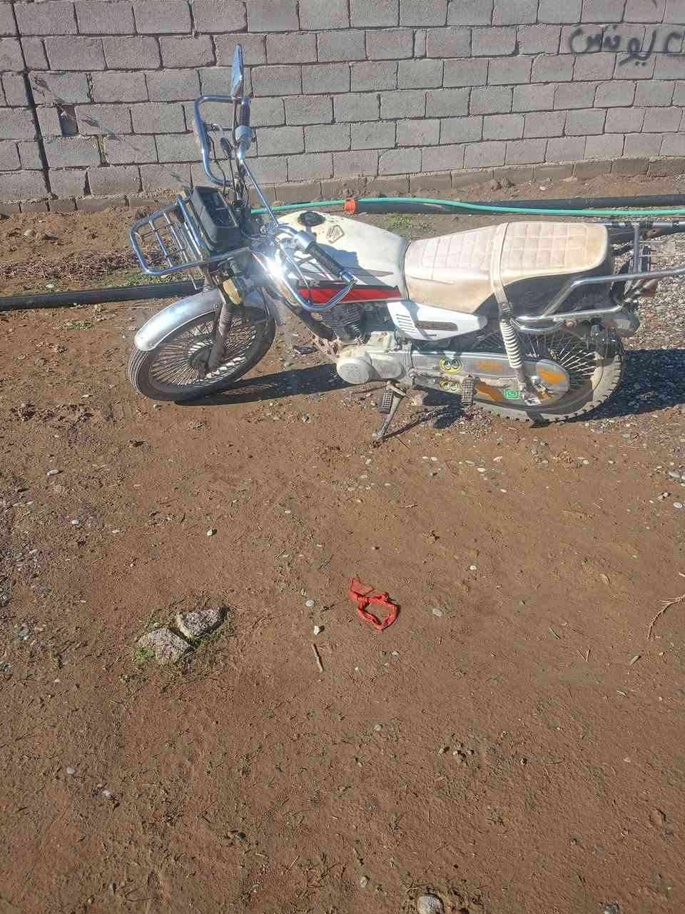 السلام عليكم  ماطور البيع تايكر موديل 20مكينه شرط نطيك تاكل الكاع مكينه مبدل بستم  مكينه خرسه شرط دبالت فول واير منيه كاله شغاله كزوز علي  مالتو الصلي ابو طرب تايرات جدد كابريت جديده  السعر 370وبي مجال شويه تعال خاص وتدال  او عل رقم ***********
