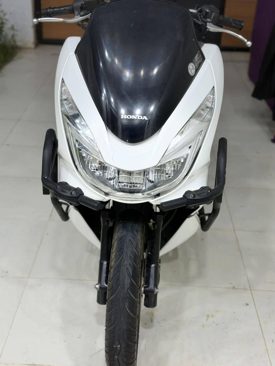 سلام عليكم
دراجه pcx جيل ثاني للبيع دراجه كفاله عامه من التأير لتاير كلجات محرك حساسات من كلشي درع وكاله تجوه كذالك دراجه جديده ماخذ من معرض بيت طارش دراجه مختمه من التأير لتاير كله هونداي كتلوكات اليابان 3 وياه ورقم الشاصي JF وين ما يعجبك وديه افتر العراق كله الدراجه مال جناي بانزين محسن والدهن موتل الممشى 35 الف مكاني واسط قضاء الحي السعر خاص رقم *********** والمايشتري لا يتعبني تحياتي لجميع
