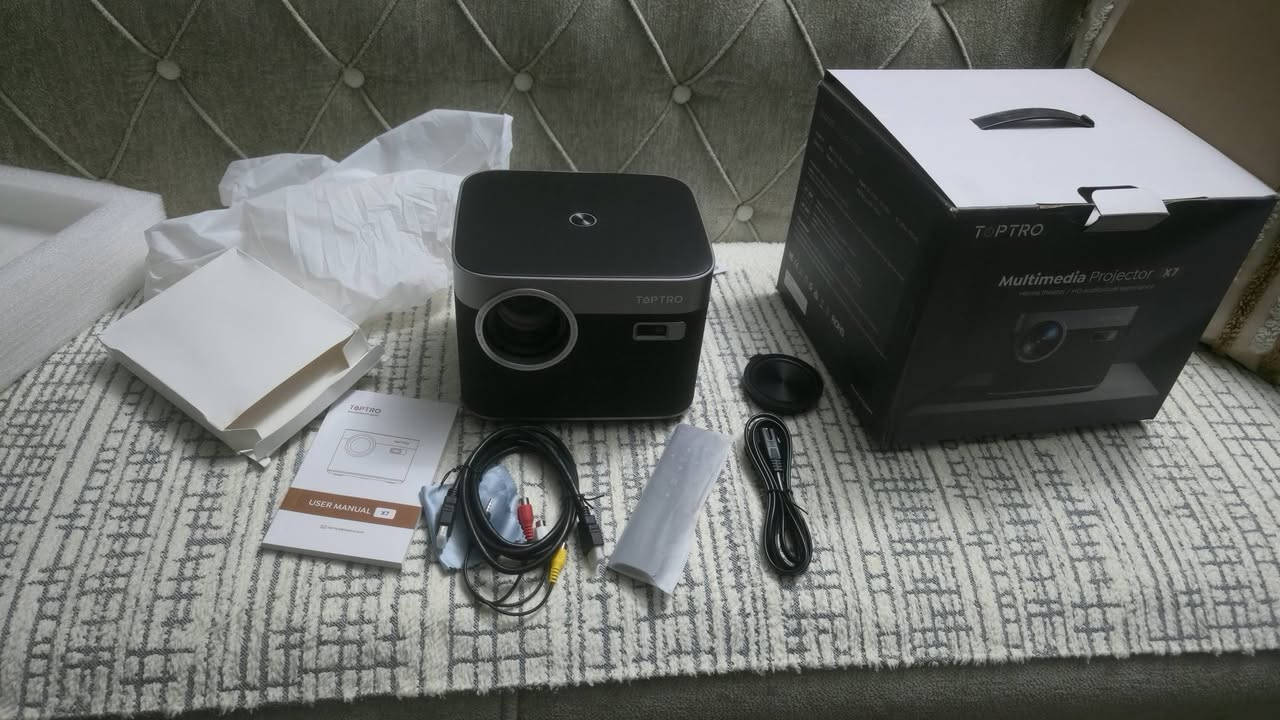 توفر داتا شو TOPTRO X7 من افضل اجهزة الداتا شو
دقه فول hd  تدعم 4k

600ansi lumen

سمارت نظام  الاندرويد يوتيوب وبرامج نتفلكس سوق بلي
يربط موبايل 

تدعم اوتو فوكس تلقائي 
تدعم الغة العربية 

يربط على الموبايل 

يعمل على الكهرباء 

صوره تصل بمساحة 300 انج
مع خاصيه تكبير تصغير الصورة حسب احتياجك من المساحه
تعديل الصوره من جميع الجهات صوت محيطي واضح الوان مشبعه
منفذ hd منفذ فلاش


**إذا كنت صاحب هذا الإعلان وتريد حذفه لأي سبب، رجاءا أرسل رسالة إلى الدعم الفني**