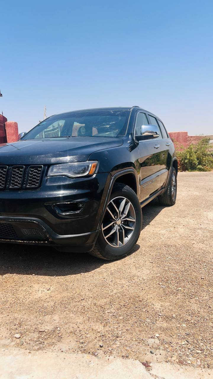 السلام عليكم 
جيب لاريدو 2017 رقم بغداد 
وبيه صبغ ٤قطع السونار مرفق بل منشور 
بدون ايرباك
كير ومحرك كفاله ولا برغي مفتوح بيهم 
فول مواصفات لمتد
تشغيل عن بعد
بنوراما
جنطه كهرباء 
كشنات جلد وكهرباء وتدفئه
فور ويل 
دركة هيتر
فول تحكم استيرن 
حساسات
جاهزه كير ومحرك وحداديه وتبريد وتدفئه
السعر 1٨٠ وبيه مجال 
مكان السيارة صلاح الدين الدجيل 
متواجد واتساب 
للستفسار تصل
***********
***********
