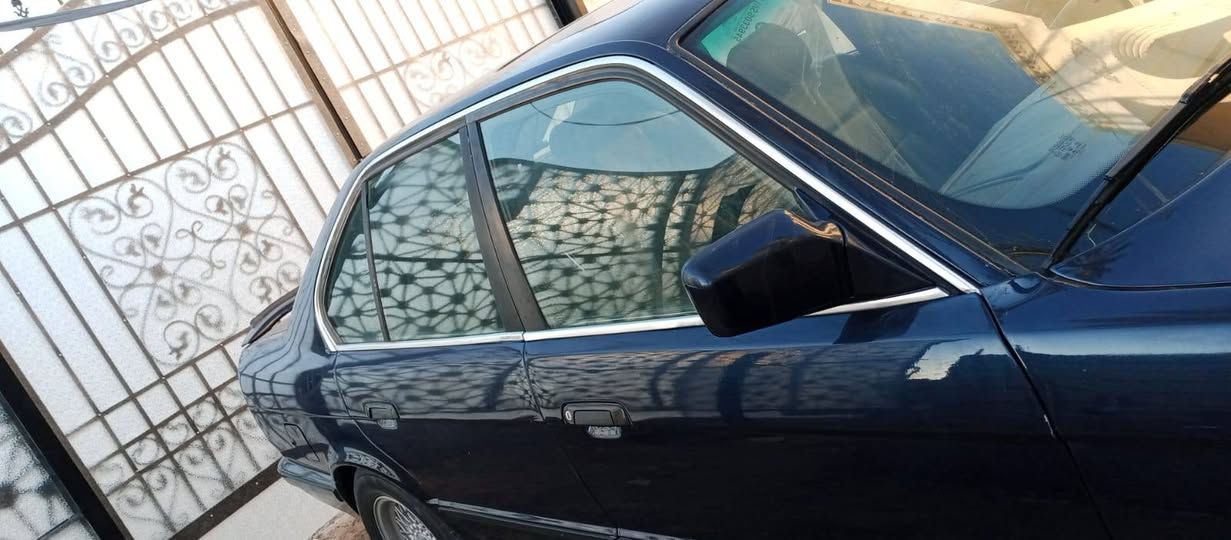 السلام عليكم
بي ام 525 مسكر عدل اصل موديل 1991 فول مواصفات كراسي كهرباء فتحه مري كهرباء كمبيوتر وضعيات قياده تدفئة كراسي كهربائيات بلاديه وكلها شغاله اي نقص مابيها رقم بغداد رقم جديد هزه جديده السيارة بأسمي  مكان سيارة كربلاء 
السعر 55 
***********
