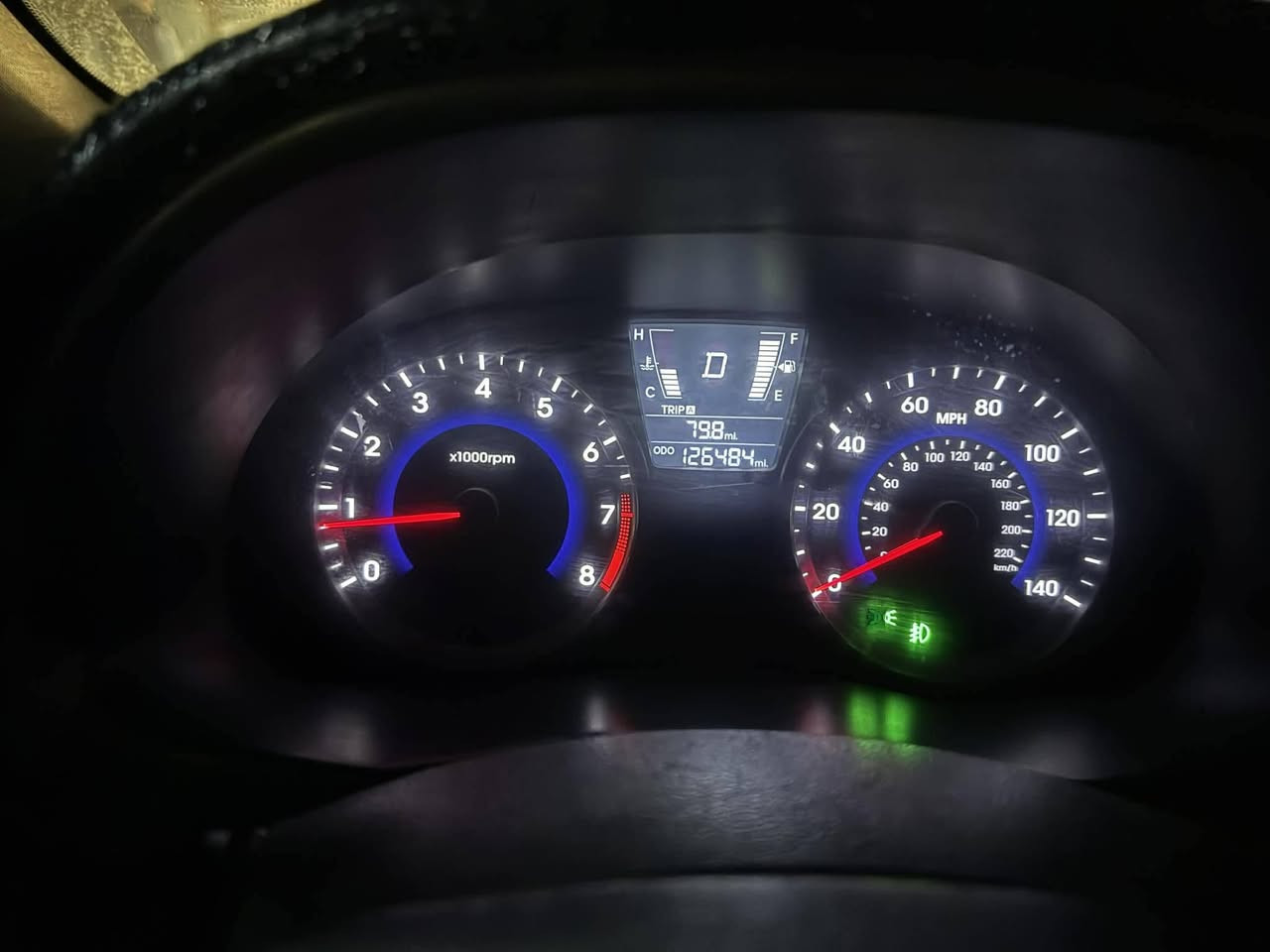 سلام عليكم 
اكسنت ٢٠١٣ وارد
السعر 92$ وبيها مجال 
كير ومحرك مكفول من كلشي
تبريد ❄️ 
صدر امامي خلفي تخم تاير جديد
السياره مال بيت 
السياره بأسمي رقم أنكليزي الجديد تحويل مباشر 
مكاني بغداد الاكريعات 

رقم التليفون
***********
