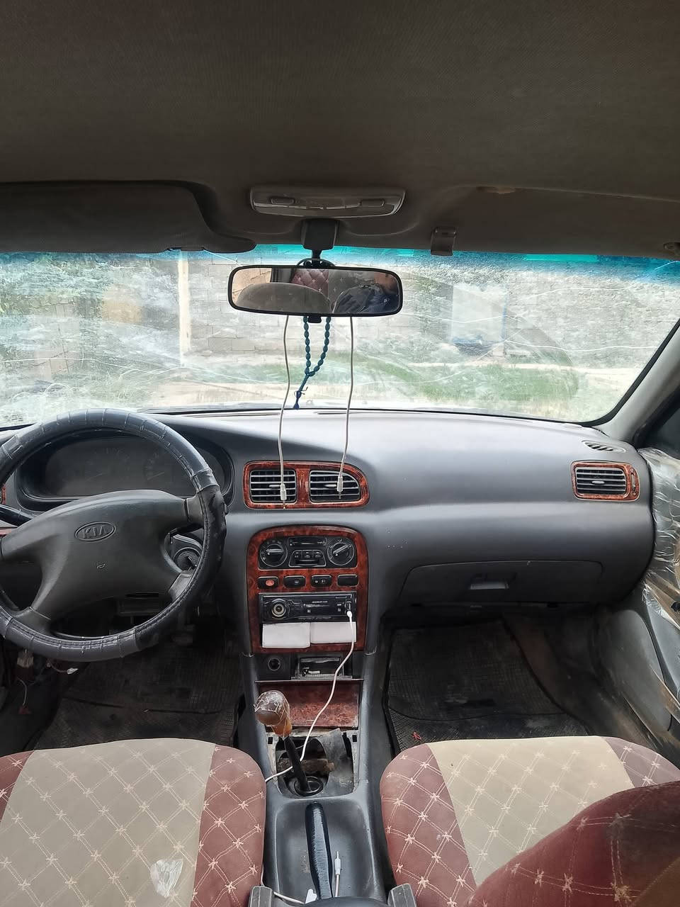 السلام عليكم كيه كريدوس للبيع رقم ديالى السياره حلوه كلش وناعمه بل شارع مكفوله محرك كير السياره بيه خياسات بل جاملق يرادله ترتيب غرفته كلش حلوه رقم الهاتف *********** مكاني بلد
