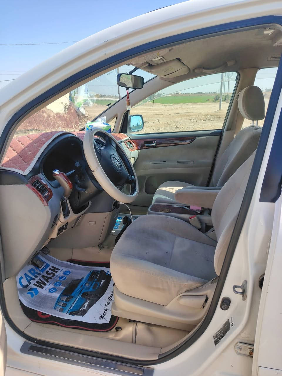 تويوتا ابسم عادي موديل ٢٠٠٢ تو ويل تدفئه وتبريد تغليف ارضيه كشنات كرستال 127وبيها مجال ***********
