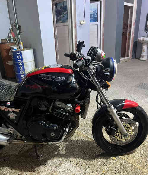 دراجه سبي فور 400
نضافه فول وسعر خيالي 16 والف وراق أصولي كمركه مدفوع كامل شطر الترقيم

) مكفوله كفاله عامه (دراجه))) على ايدي مال جناي

مزوده تزويد كامل من التاير للتاير صالنصه الابلاديه مالتها

( عليها ادامه كامله من تنضيف كابريتر / تبديل دبلات خلفيه  جديده/ زنجيل / بطاريه / تايرات زوج / و بلكات اصليه تخم كامل NGK  ) 

(معدل شرط 180 وتعبر كمرك مدفوع وكامل شرط الترقيم ) بطناش شرط 123

كلشي شغال بيه كهرباياته كامله فصله نار شرط جاهزه على الاخير

 بنكره بكل وقت نضافته كدامك
( تحكم بلواقع وبعد أحله من صوره) 
السعر  (۱) مليون و 700  / مكاني النجف الشراي يتصل /***********  
(سبب البيع الوالد)
