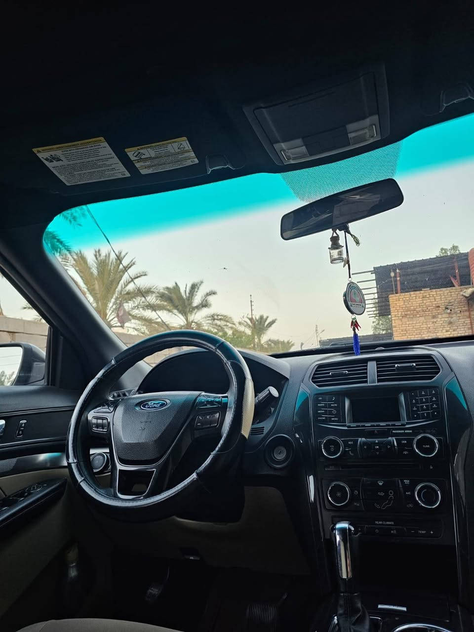 سلام عليكم فورد اكسبلور مديل 2017 وارد امريكي كلين تايتل بيها صبغ قطعه وحده فقط كلير مكينه 6 سلندر رقم بصره مشروع وطني بسمي مكان سياره بصره لسعر 147 للستفسار ***********
