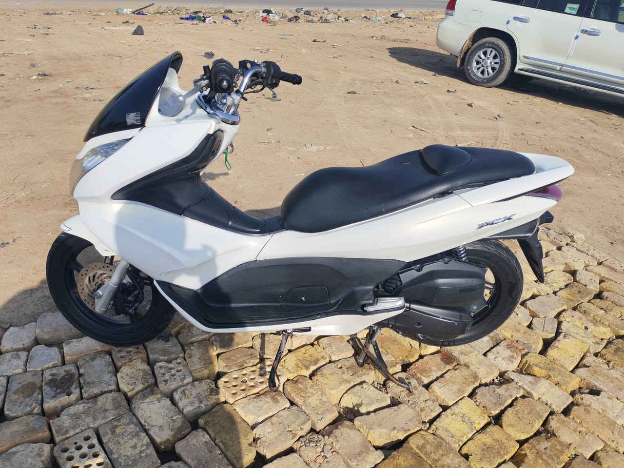 السلام عليكم بي سي اكس للبيع دراجه كلش حلوه ومرتبه مال جناي  وضرره شي قليل بل جه اليمنه مايئثر  مكان كوت حي الجهاد اتصل وتدلل    ***********
