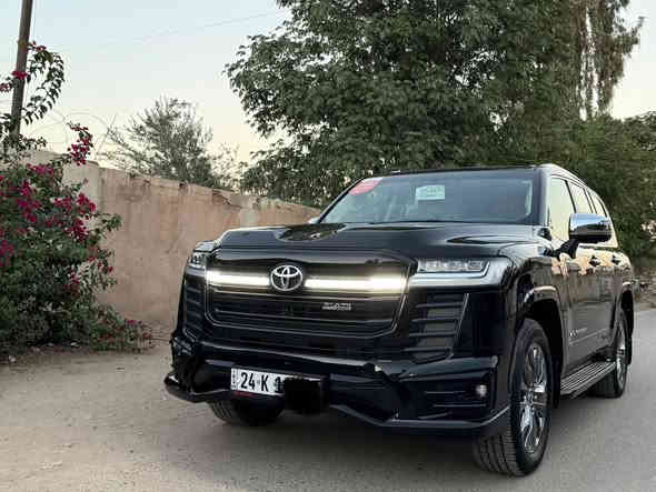 لاندكروزر XV لمتد بلاك . لايت عدسه متحركه 3 شاشات الكشنات الخلفيه كهربائي كشن السايق خزن ذاكرة 4 كامرات سياره فول مواصفات معروفه ل VX تجي فول . مكفوله من الصبغ اي استفسار *********** @
