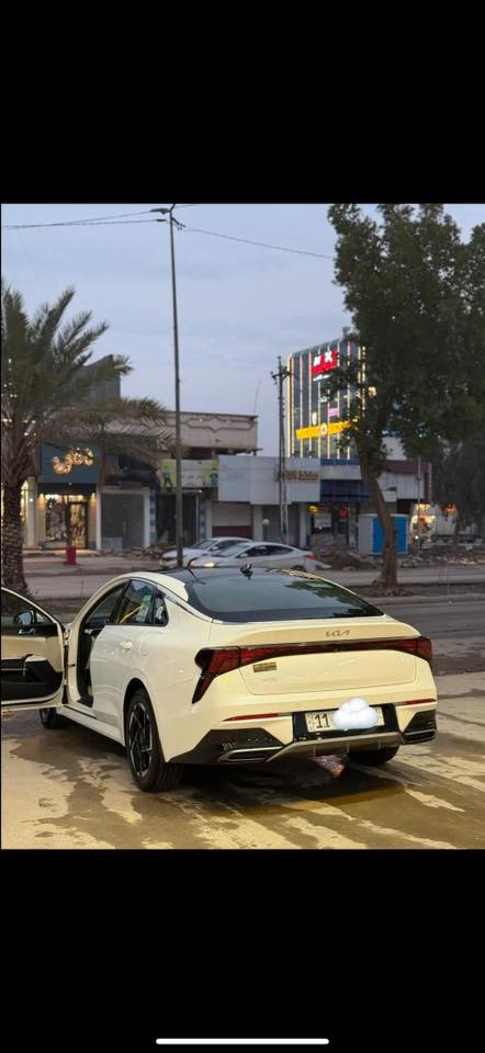 كيا K5 خليجي
رقم بغداد تحويل مباشر 
الموديل : 2024
عداد المسافه المقطوعه :40 km
حجم المحرك : 4 سلندر 2500
بيها بس صبغ بالباب السايق اثر دحجه خفيفه والباقي كفاله
المواصفات
بانوراما سقف 
بصمة تشغيل وابواب تشغيل عن بعد
حساس امامي خلفي 
شاشة دجتل - كأمره خلفيه دواره 
تبريد قطعتين - مقاعد جلد كهرباء 
إشارة مري - لايت زينون - ويل كب
وباقي المواصفات المعروفه 
السعر216 ورقه وبيها مجال 
الاتصال  
رقم الهاتف ***********
موجود واتساب واتصال
