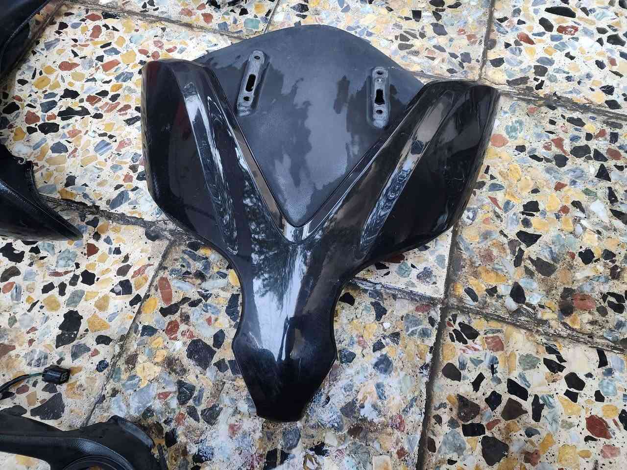 السلام عليكم
كفرات اصلي فورزه صفر 10  للبيع 
اجتاف زوج يمنه ويسره 
ترايش زوج يمنه ويسره 
سبعه مع الكفر 
جاملغ 
حاضن دشبول 
 وسيباية فورزه 
اللي يريدهن يتصل عالرقم ***********
