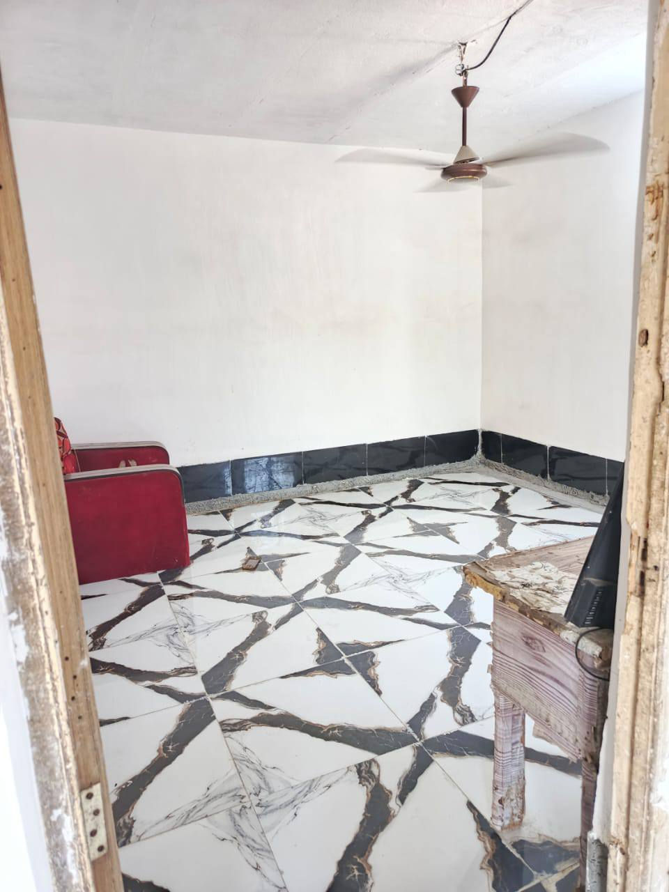 السلام عليكم بيت للبيع
***********
