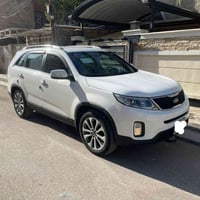 سورنتو 2015 خليجيه مكفوله بدون بارد بدون تبديل ماشيه 60 الف حقيقي ابيض...