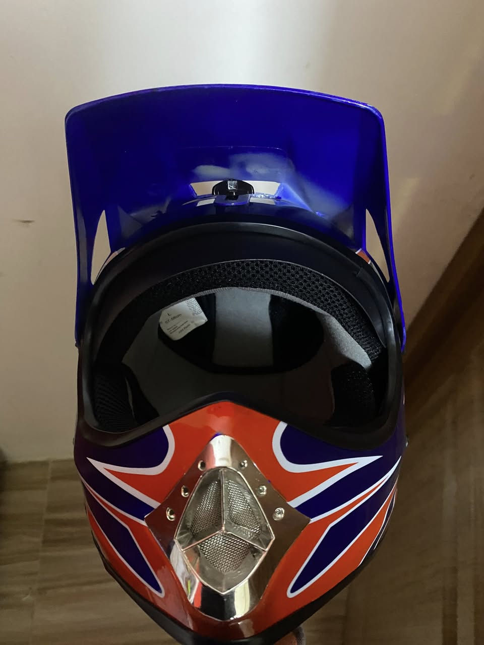 من رخصت الادمن.  خوذه للبيع السعر ٣٥قفل مكاني كركوك هذا رقمي***********
