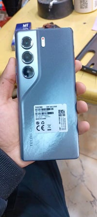 كامون 40 برو 5G ذاكره 256.. رام 12 نظيف لدرجه الجديد  ملحقات كاملة  ال...