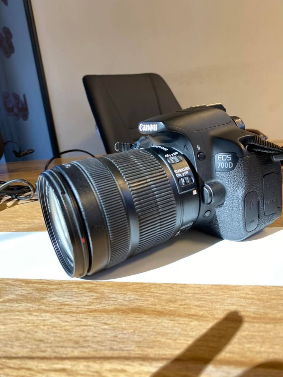 كاميرا
Canon EOS 700D Rebel T5i).

نوع الكاميرا: DSLR (كاميرا رقمية ذات عدسة أحادية عاكسة).

تتميز بمستشعر APS-C بدقة 18 ميجابكسل، وشاشة لمس متحركة، وقدرة على تسجيل الفيديو بدقة Full HD.
 مع جنطه وكيبلات توصيل مع رام ٦٤ وبطاريه وحده وشاحن البطاريه

للبيع السعر خاص
 المكان ديوانيه


**إذا كنت صاحب هذا الإعلان وتريد حذفه لأي سبب، رجاءا أرسل رسالة إلى الدعم الفني**