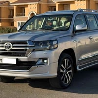 لاند كروزر SAS • ٢٠١٩ • ١٠٧٠٠٠ كم