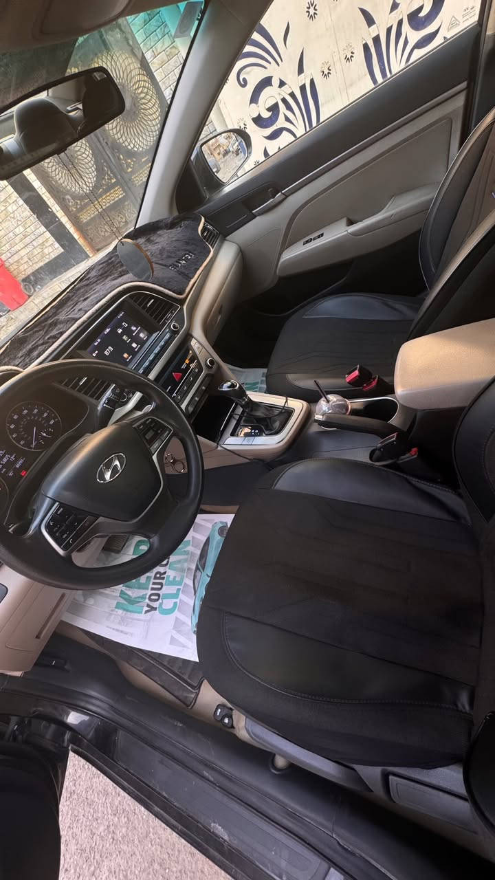 النترا 2017 وارد امريكي ضربتهه الصندوق فقط
ماشيه 91 ميل 
تخم تايرات جديد 
صدر امامي كامل جديد 
رقم بغداد بأسمي تحويل ثاني يوم 
بيهه ملاحظات بسيطه


**إذا كنت صاحب هذا الإعلان وتريد حذفه لأي سبب، رجاءا أرسل رسالة إلى الدعم الفني**