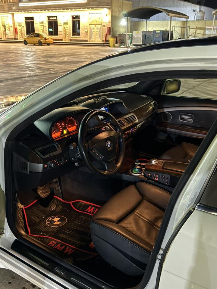 (للبيع) ما شاء الله🪬
BMW 745li 2003
الباب الطويل لونك دور فول مواصفات
V8 4.5L
غرفه جديده بالكارتون 
سقف اسود شاموا مطعم بكريمي
شاشه بلوتوث كار بلي يوتيوب ويز لمس و اعدادات السياره الاصليه 
فتحة سقف
مري قلاب على البك
بيبان 4 شفط وصندوق شفط
4 مقاعد تدفئة و تبريد
4 مقاعد تحكم منفصل
5 بردات كهرباء
مقاعد وضعية طياره
ثلاجه خلفيه
ايرباگات عدد 10
ماوس تحكم امامي خلفي
شاشه خلفيه 
كامره خلفيه 
حساسات 360
تلفون اتصالات
لايتات داينمك متحرك
ستيرن كهرباء و تدفئه
مودات القياده S وn وm
مري شفط
تبريد امامي خلفي منفصل
وبعد مواصفات خير من اللّٰه
وبيها ضافات دعاميه 2008 دركه 2008 بگ لايت  2008
السياره وارد كوري حداديه و تخم تاير وتخم ويل كروم كلهن جدد الرقم الجديد سنويه لل29 
ملاحضه (بيها صبغ حزام للجماليه فقط وجاملغ مبدل جهة السايق نفس اللون)
السعر (145) وبيها مجال بسيط

للاستفسار ‭***********
مكان السياره ميسان
