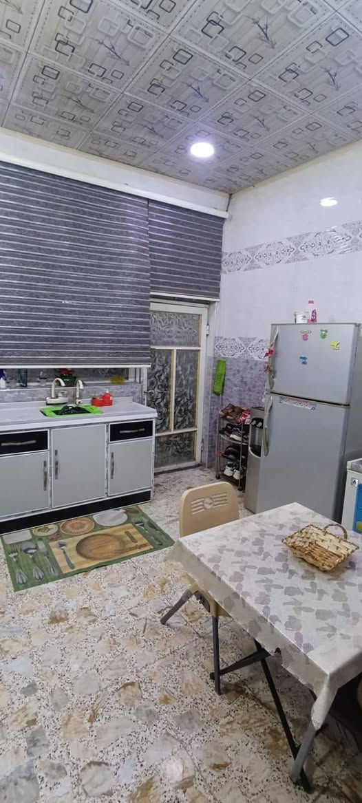 السلام عليكم ورحمه الله وبركاته 🛑
بيت طابو زراعي للبيع🛑 المساحه 150 متر 🛑 سند 25 🛑

بيت طابو زراعي للبيع يحتوي البيت على🚦

غرفتين نوم كبار  ومنور  هول  صاله  مطبخ  صحيات  داخليه  وخارجيه  بناء حديث درجه اولى بناء على ايدينه وصطح كبير كامل من فرشي وستاره ودرجه اولى  ودواخل البيت كبيره جدا مثل ماموضح بالصور 🛑

العنوان شارع 80 كربلاء الشارع اليربط بين شارع80 وشارع 100 والبيت قريب جدا على الشارع 🛑

خدمات متكامله ماء كهرباء مجاري 🛑

الاتصال والاستفسار على الرقم ***********

