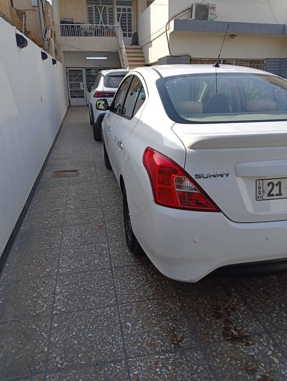 السلام عليكم من رخصة الادمن نيسان سني هندي ٢٠٢١ للبيع السيارة مابيها صبغ بس تعديل بارد بالجاملغ الامامي الايمن ماشية ١١٢٠٠٠ كم رقمها سليمانية بأسمي كير ومحرك وتبريد وكهربائيات خير من الله رايدها ١١٢٠٠$ وبيها مجال بسيط حك الجية عنواني بغداد جهة الكرخ رقمي ***********
