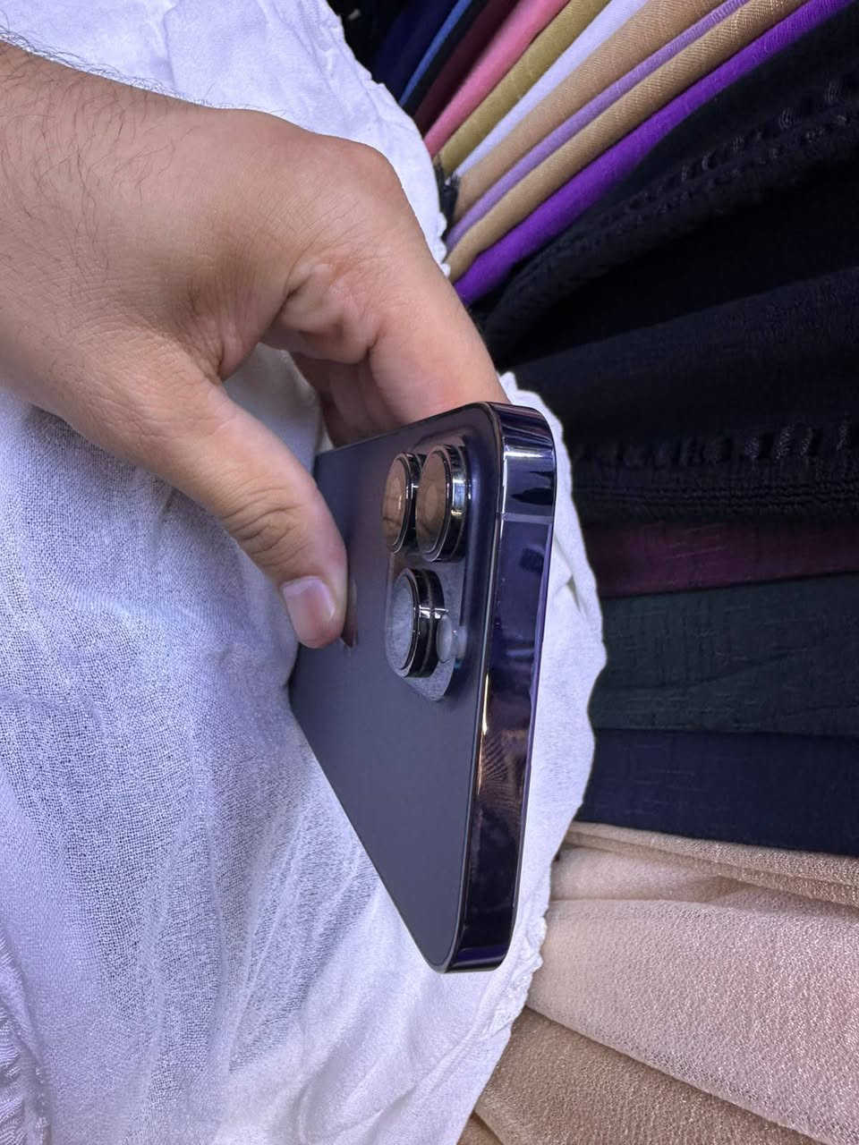 ايفون 14 ابرو ماكس بطاريه 84 جهاز نظيف غير مفتوح السعر 950 / ***********
