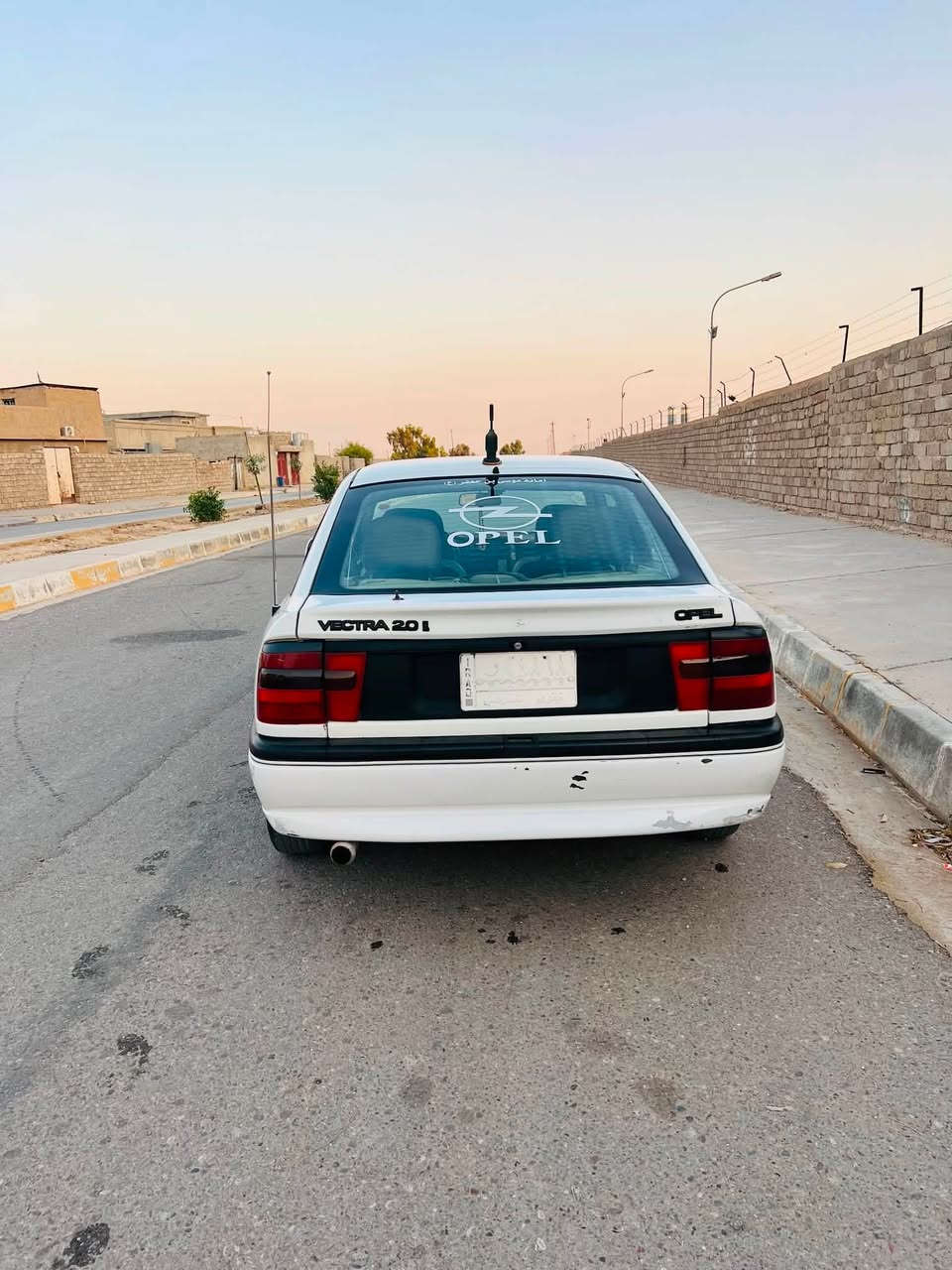 سلام عليكم للبيع فكتره موديل 1995 حجم 20 رقم نينوى سياره حلوه نضيف احلى من صوره السعر ٤٣ وبي مجال للطيبين رقم موبايل *********** كورك *********** اسيا
