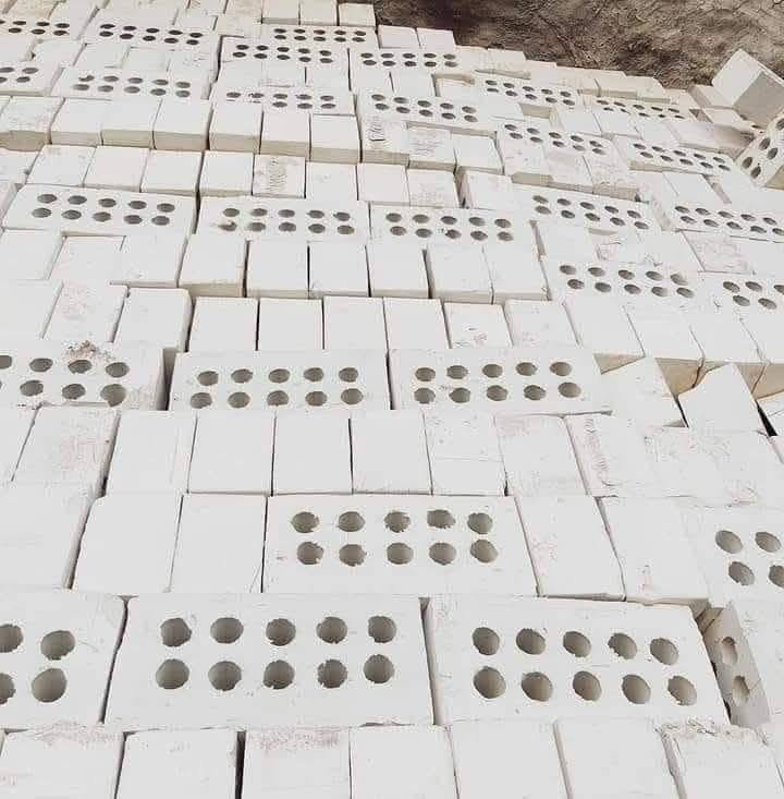 السلام عليكم 
طابوق مجمع النهروان طابوقه جمهوري ودرجه اوله 
خاليه من الملاح 
عدد مضبوط 4000 و300زياده 
السعر575 واصل داخل بغداد 
*********** 
***********
