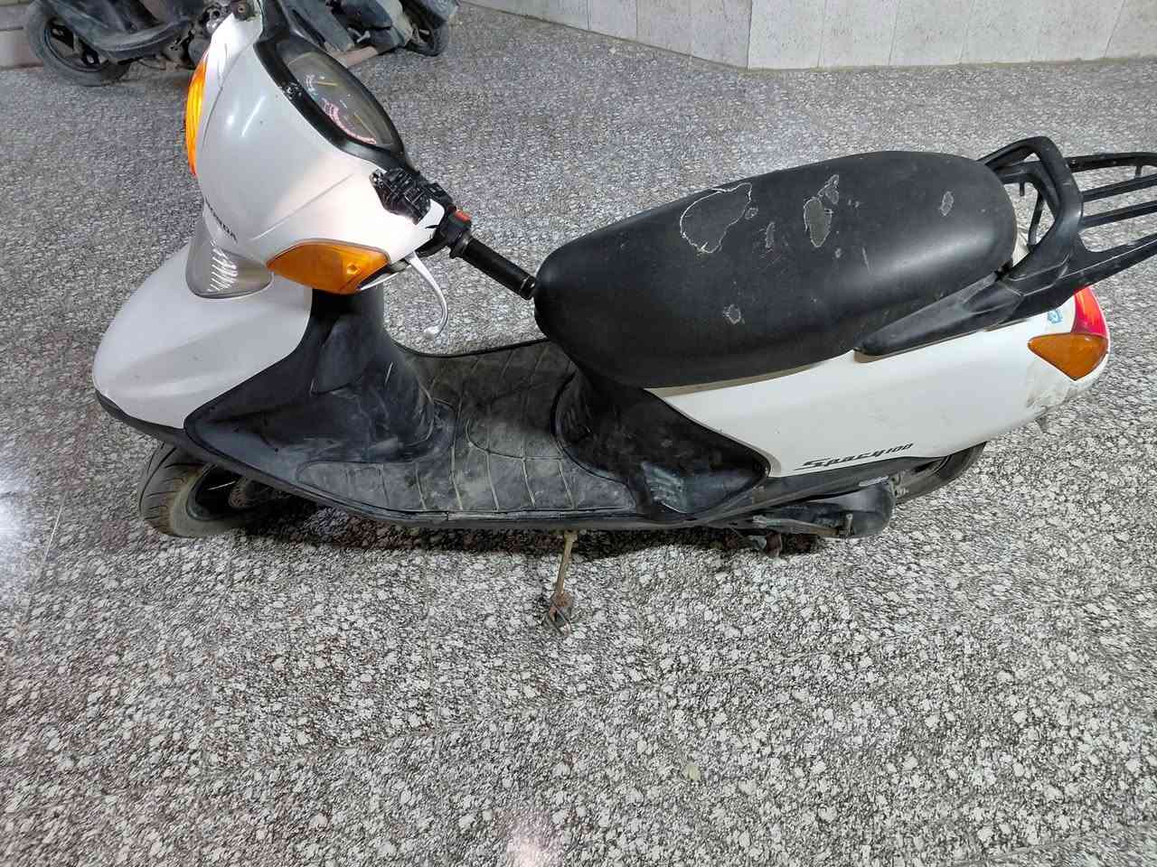 السلام عليكم دراجه سبيسي للبيع نضيفه مفتوحه مره وحده 
كهربائيات كله شغاله السعر 650 وبه مجال باقي التفاصيل خاص مكان العماره السريه


**إذا كنت صاحب هذا الإعلان وتريد حذفه لأي سبب، رجاءا أرسل رسالة إلى الدعم الفني**