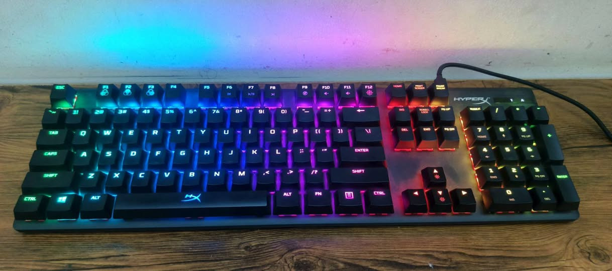 كيبورد هايبر إكس مستخدم 
ميكانيكي أصلي ريد سويتشات RGB شغال مستخدم قليل جدا حجم 100%

السعر:40 ألف وبيه مجال قليل

التواصل:***********
