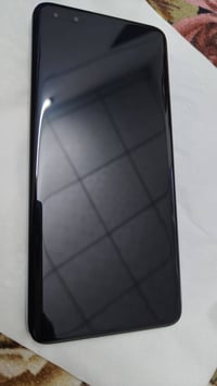 هونر ماجك ٥ برو • ٥١٢ جيجا/١٢ رام • شحن ٦٦ واط