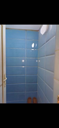 بيت للبيع  /// ثلاثة طوابق /// اربع غرف //////// بغداد /// حي القاهرة ...