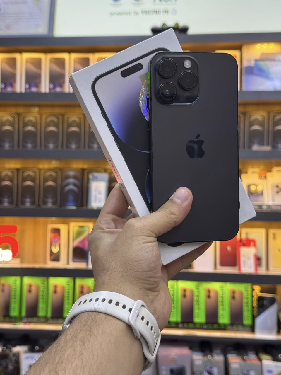 iphone 14pro max 
بطاريه/84
عربي الجهاز 
السعر/920
لاستفسار/***********
مركز اللؤلؤة للموبايل Al-lulua Mobile Center
