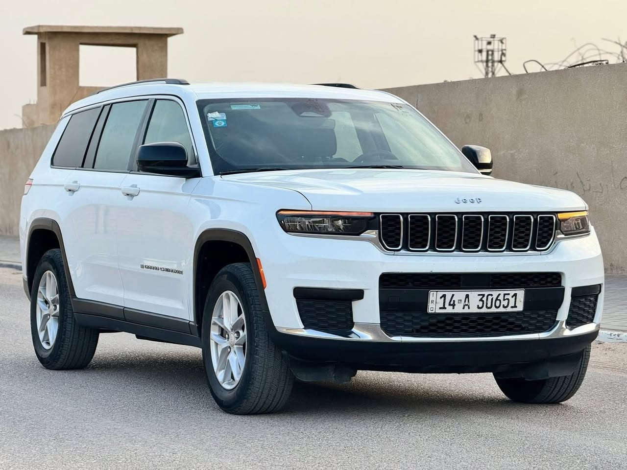 جيب جراند شيروكي L لاريـدو موديل 2023 — سبعة راكب

• فئة Laredo العملية والأنيقة
• محرك 3.6 V6 قوي واقتصادي
• جير أوتوماتيك 8 سرعات
• دبل ثقيل وخفيف
• 7 مقاعد عائلية مريحة
• تشغيل بصمة + ريموت ستارت
• شاشة كبيرة تدعم Apple CarPlay و Android Auto
• كاميرا خلفية + حساسات
• تحكم سكان + مثبت سرعة
• مكيف أمامي وخلفي ثلج
• إنارة LED
• جنوط وكالة
• باب خلفي كهربائي
• أنظمة أمان وثبات متعددة
• صرفية ممتازة بالنسبة لحجم السيارة
• داخلية مرتبة جداً واستعمال نظيف
• الممشى: 35,000 mi فقط

🛠️ الملاحظات:
• الحادث موضح بالصور
• صبغ جزء من البنيد
• تبديل جاملغ والدعامية قطع أصلية نفس اللون

💰 السعر بلاششش🔥🔥🔥: 268 ورقة🔥🔥🔥
📍مرقم بصرة حره

***********
