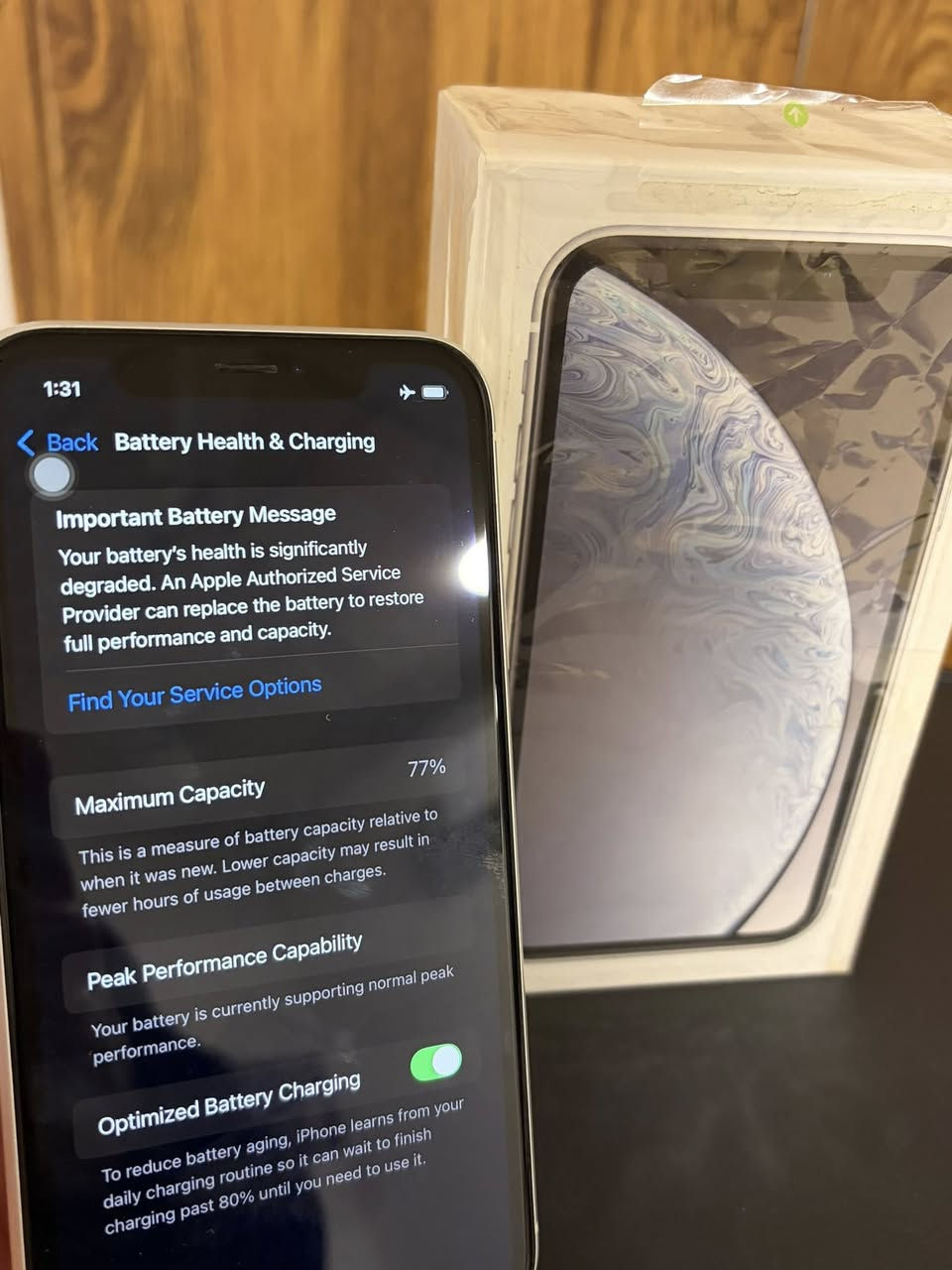 السلام عليكم للبيع ايفون XR اللون الابيض ذاكرة 64Gb البطاريه مثل ماموضح بالصورة الجهاز ابداً مامفتوح ( لابطارية ولا شاشة كلهن على وضع الشركة ) شغال 100% تفحص كدام عينك بي بعض الملاحظات بلزاوية طخات ، كارتون + سماعات + واير شحن كله اصلي مال جهاز . الي يفيدة 250 وبي مجال للشراي .


**إذا كنت صاحب هذا الإعلان وتريد حذفه لأي سبب، رجاءا أرسل رسالة إلى الدعم الفني**