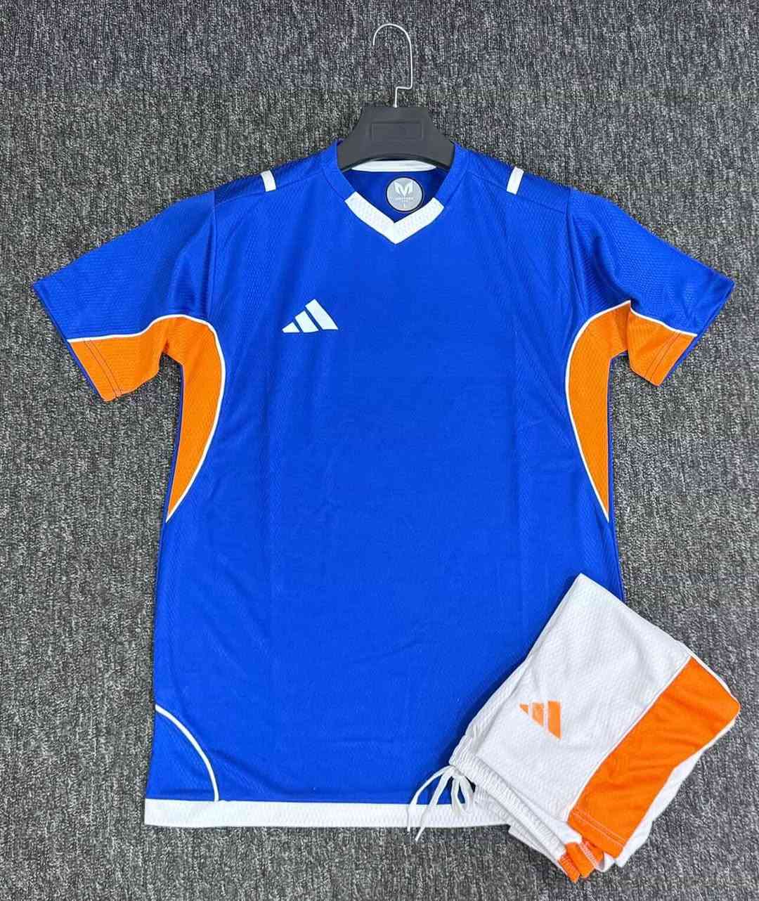 بسم الله الرحمن الرحيم 

دريس وشورت اصلي 

قماش مثقب خلية النحل 

سعر الدرزن 96الف 

طباعه الرقم ظهر وصدر وشورت الفين دينار 

شعار الف دينار 

الاسم الفين دينار 

قياس /ML/XL/XXL

يوجد توصيل لجميع المحافظات 

للاستفسار خاص او على ***********واتساب
