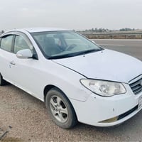 للبيع النترا ٢٠١١ خليجي بيهه ضربه من وره ومصبوغه الجاملغ والجنطه ونص ا...