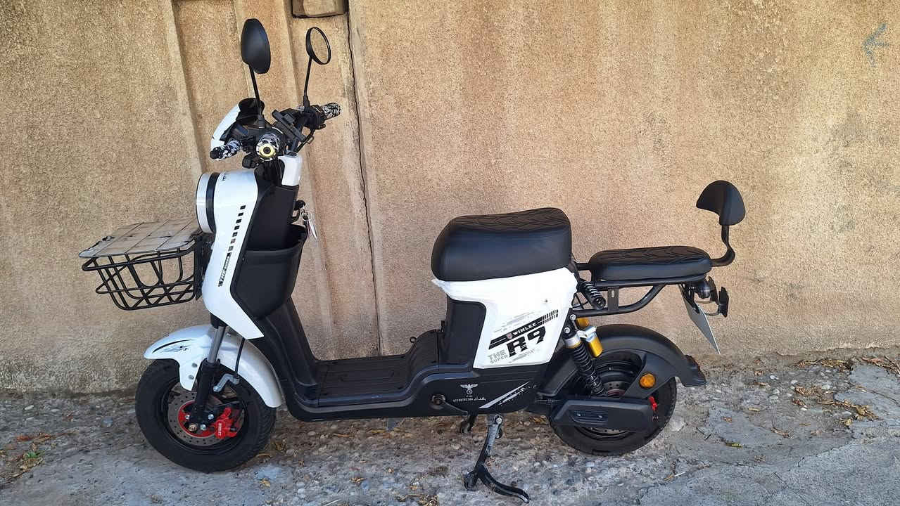 ار تسعه للبيع
مستخدم 3 اشهر فقط اخو جديد 
ملف وعقل شرط 
بطاريات 6 كبار شرط شرط جدد 📍
يمشيك حوالي 60 لي 65 كيلو حسب وزن وسرعه
بي نظام بك وبلوتوث وتشغيل عن بعد 
سرعه 125 يقره  اربع نمر طياره 
بدون اي نقص كامل من كلشي 
عنوان موصل ايسر حي الحدباء 
سعر 485 بي مجال بسيط 
***********بي وتساب
