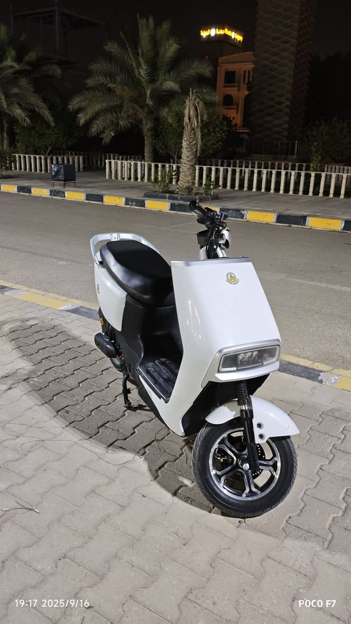 السلام عليكم دراجه شحن جديده مديل 2024    6بطاريات  سرعه  60عداد وتمشوبل كيلو 40كيلو    درجه نضيفه كلش مكان النجف الاشرف  السعر 750وبيها مجال ***********واتس
