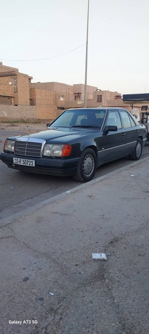 مارسيديس دب 300
موديل 92
مكينه 300 بلاديه قبق أسود عنكبوت 
كير  4 نمر 
رقم بغداد انكليزي 
سلايت طكتين
كهربائيات كلها شغاله 
باتري جديد  
مكان السيارة ديالى بلدروز 
السعر66 وبيها مجال 
***********
