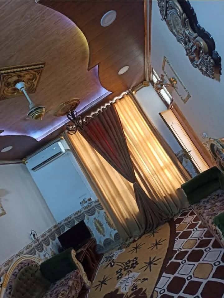 السلام عليكم
بيت للبيع  طابو زراعي سند 25 الموقع المحاويل حي السلام خلف سكه القطار يبعد عن الشارع حله بغداد 200م 
بناء جديد  مساحه 240م مكون البيت  غرفتين ومطبخ وهول استقبال السعر 45 بيه مجال 
..متوفره كافه الخدمات  .تبليط ماء وكهرباء  .. للاستفسار الاتصال على الرقم الهاتف ***********
