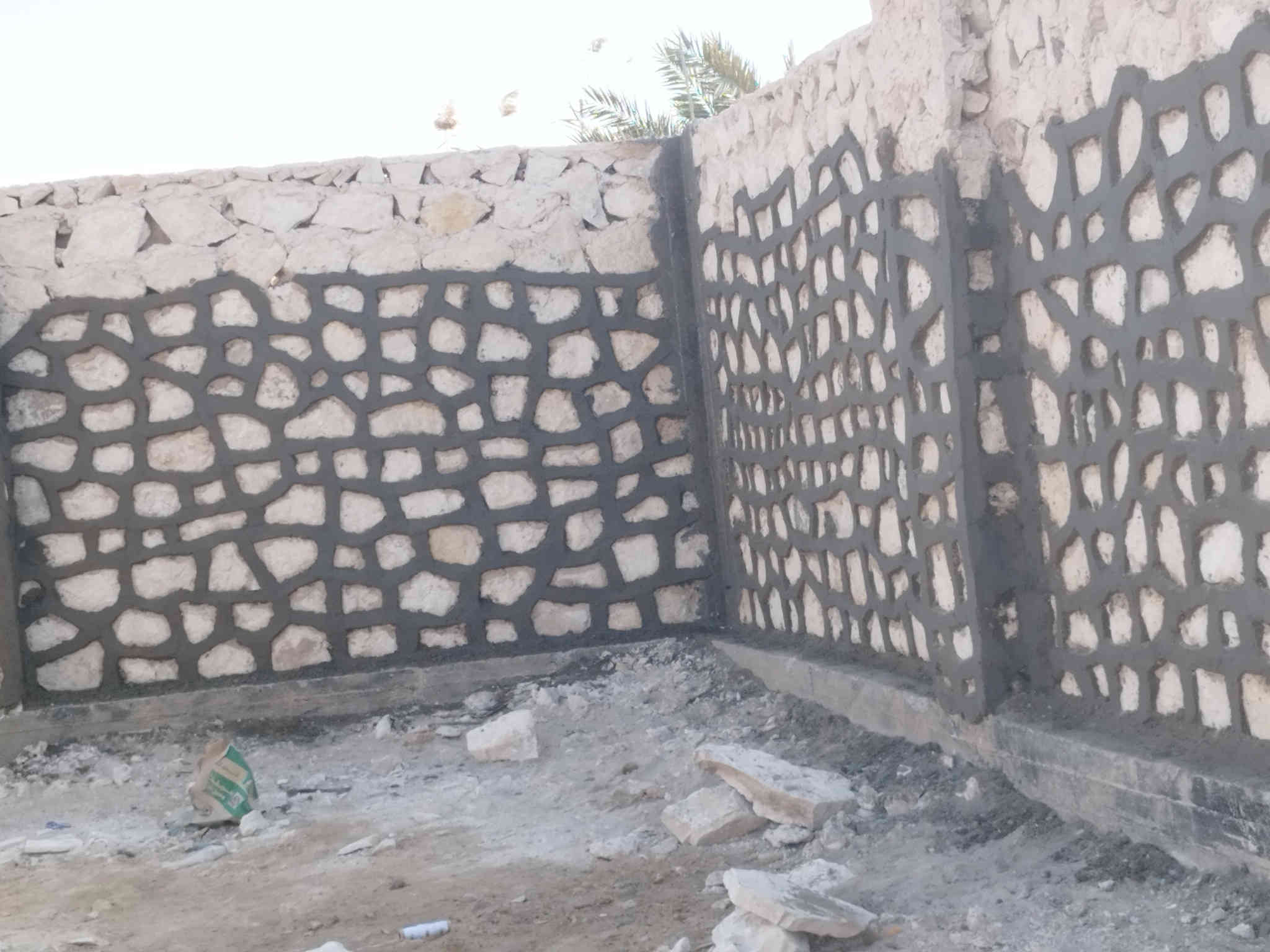 بناء حجر أساسات رصف ارصفه بحيرات 
سياجات بيوت 
لبخ درجه اولى 
بناء بلوك كادر متخصص نعمل في جميع المحافضات 
مكانه نجف 
***********
