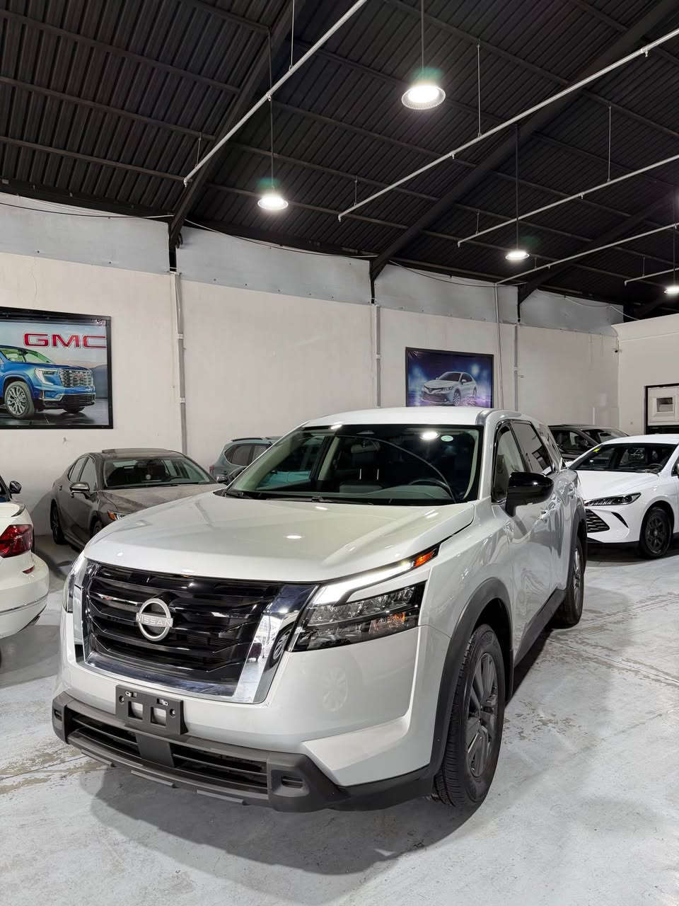من البيع و مراوس بس سيارة رقم شيمالي اريد

اللون:  سلفر 

الموديل : 2024

نوع المحرك : 6 سلندر (3.5L)

السعر:224$ بيها مجال 

عداد المسافه 10  تالاف مايل

ضرارة بس فقط باب سبغ شوي من دوسة 

بصمه تشغيل
تشغيل عن بعد 
 
ستيرن تدفئة 
كشنات كهرباء
رادار امامي
رادارات جانبيه
رادار خلفي
حساس خلفي
شاشه كبيرة
مانع انزلاق
كروز سرعه
هاند بريك بصمه
اوتو هولد
نظام ايكو نورمال سبورت
7 راكب
وبقية مواصفات S المعروفة 

العنوان :اربيل 
مةدينة معارض 
شركة نجوم البصرة كارس
***********  هاتف اسيا

*********** واتساب 
***********   واتساب أربيل, العراق
