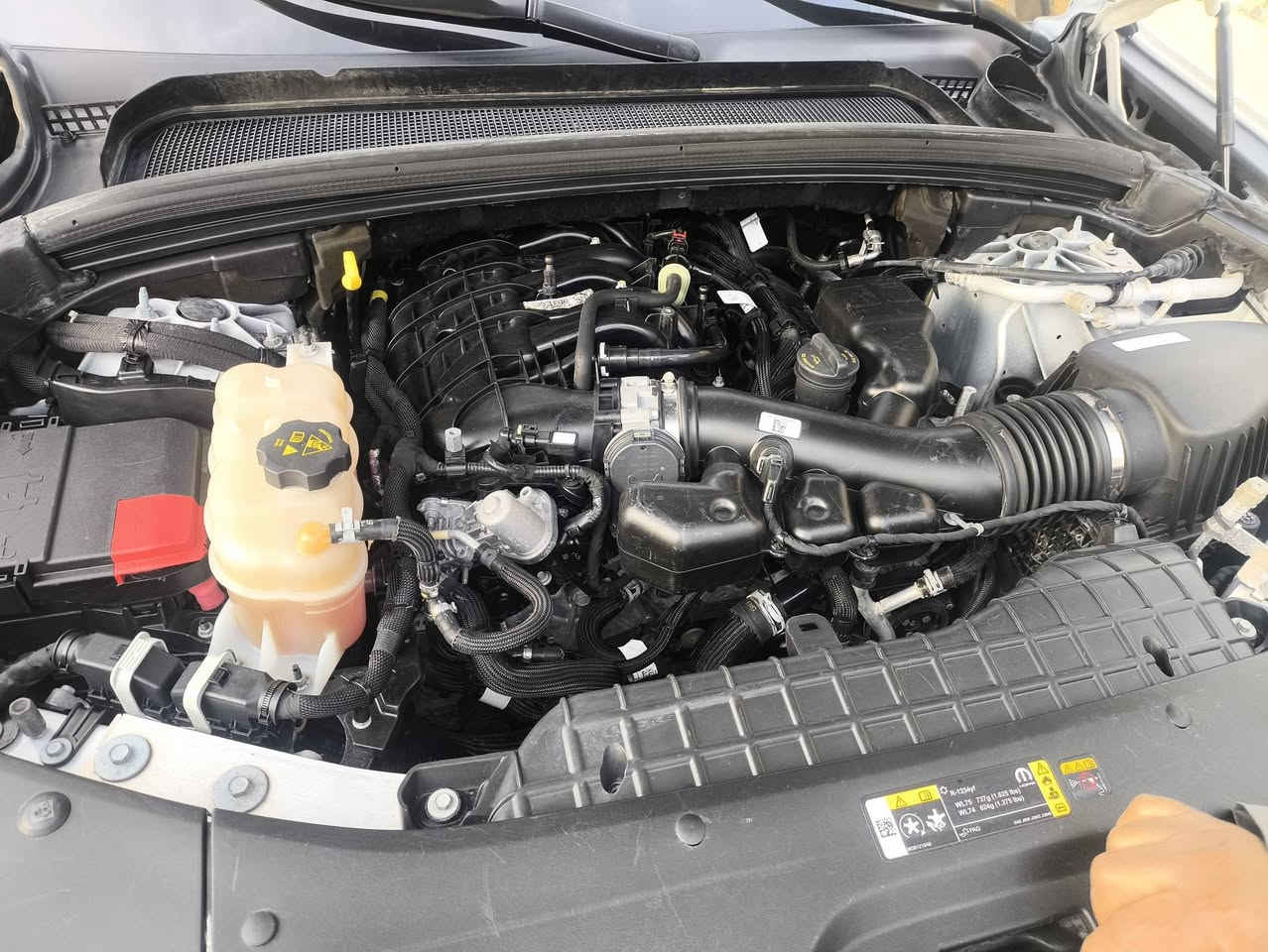 جيب لاريدو 5 راكب موديل 2024 أمريكي
الحادث 
 تقرير غرق نسبه قليله
كفاله عامه من الصبغ والتبديل والبارد
________________________________________________
المواصفات 
كشنات جلد
شاحن الاسلكي
ردار امامي 
حساسات خلفية 
نقطة عمياء 
مثبت سرعة 
تحذير خروج عن المسار 
صندوك كهرباء 
تشغيل عن بعد 
بصمة ابواب 
تدفئة ستيرن 
تدفئة كشنات 
شفتات ستيرن 
وباقي المواصفات المعروفه 
ماشية 24 الف ميل 
________________________________________________

مرقم بغداد بسمي 
العنوان الناصريه
رقم الاتصال ‏‪0780 006 4139‬‏
