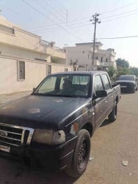 سيارة للبيع بيكم فورد ٢٠٠٥ مال مزاد سيارات نظيفه فور ويل 4x4 شغال مكين...